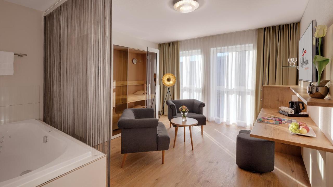 Hotel Moselauen 贝恩卡斯特尔-屈斯 外观 照片