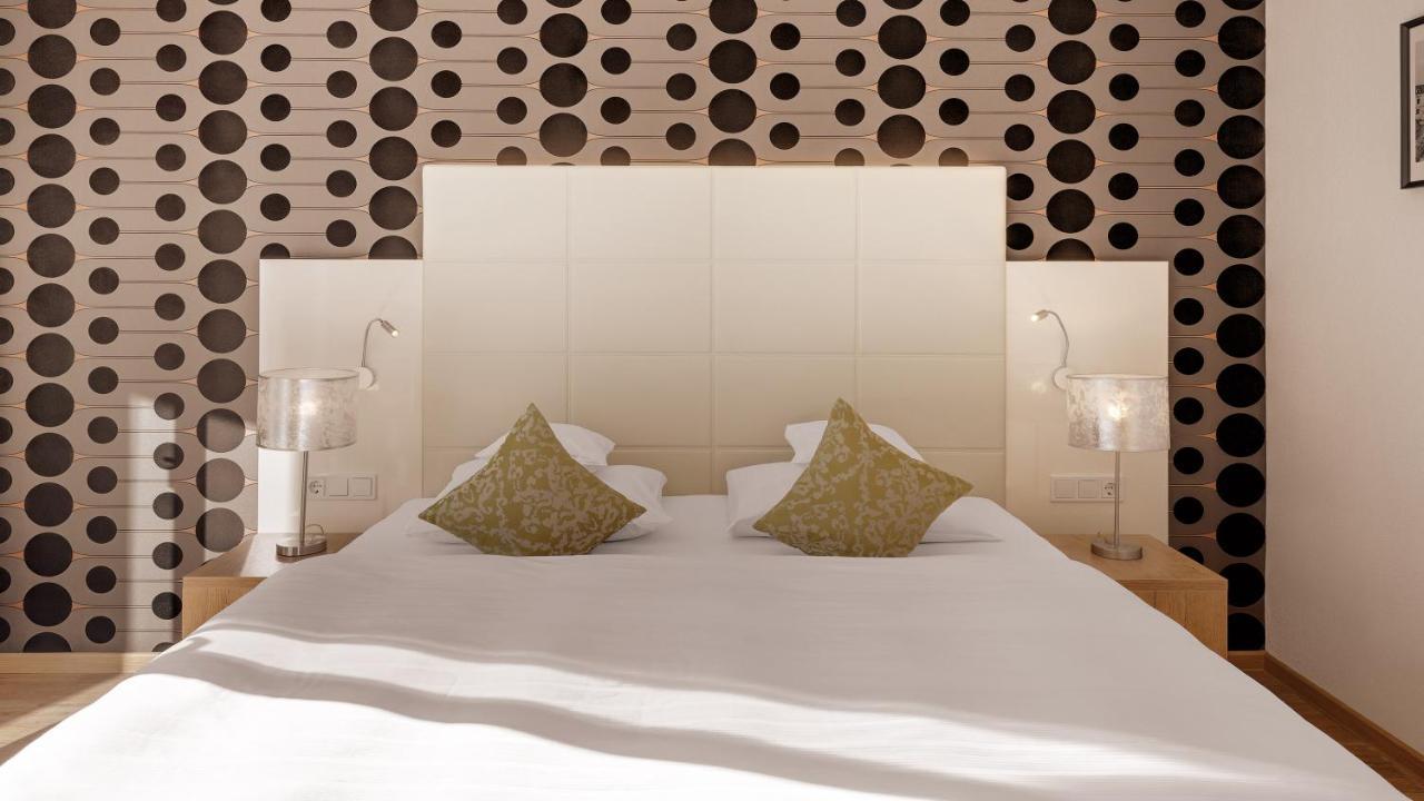 Hotel Moselauen 贝恩卡斯特尔-屈斯 外观 照片